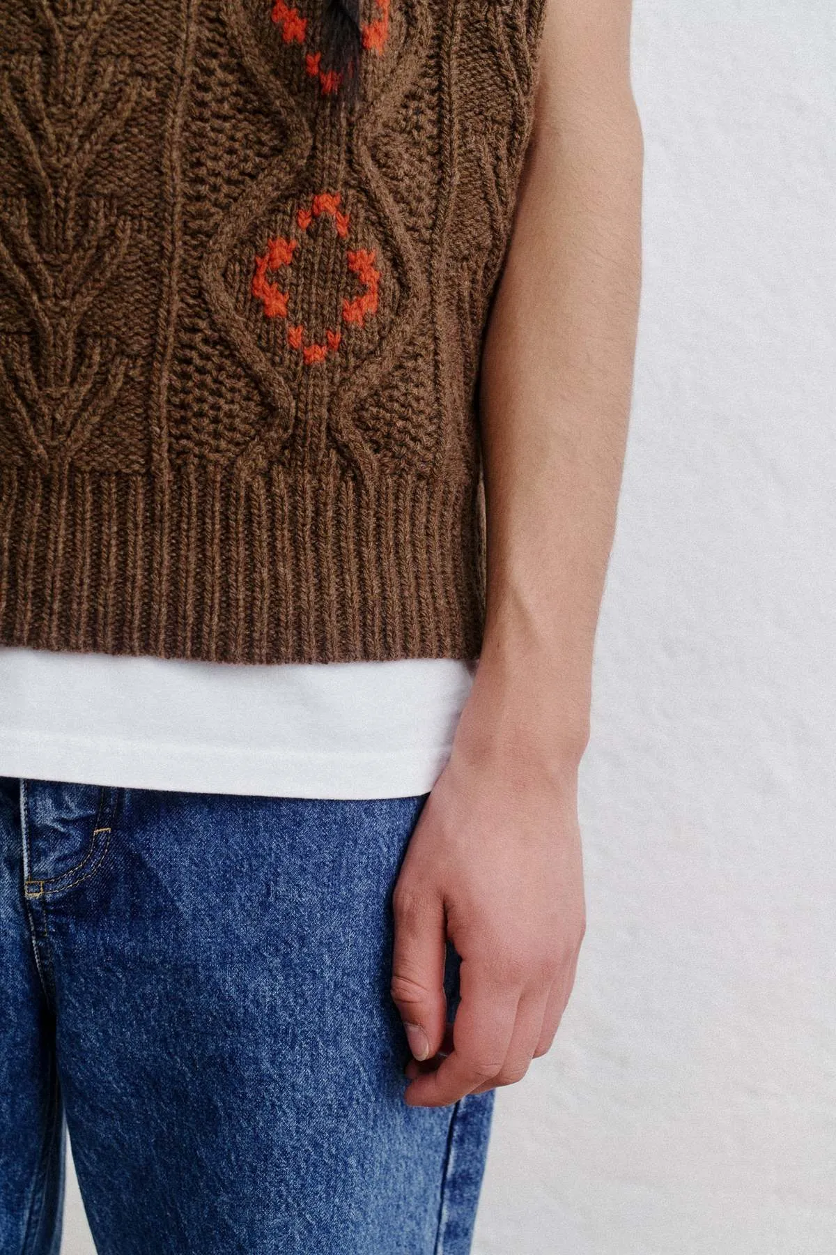 Viscas Knit Vest - Cacao Tabasco