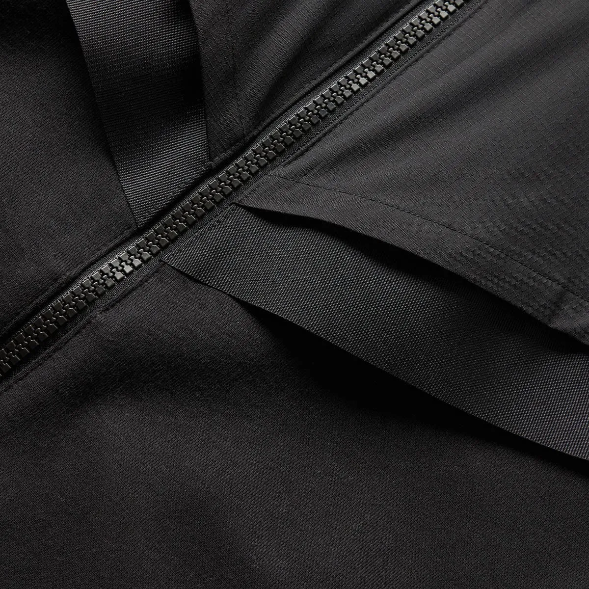 X SACAI NRG FULL ZIP HOODIE [DQ9029-010] | Bodega