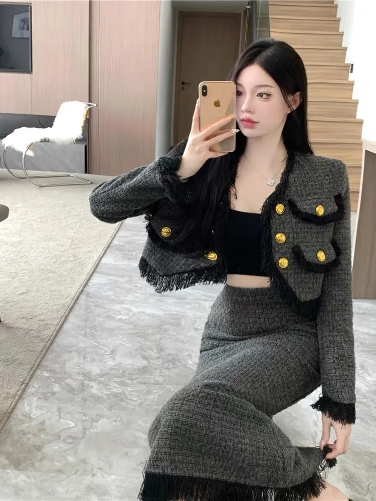 Xiaoxiangfeng suit for women in autumn new long-sleeved tassel cardigan jacket + high waist hip skirt two-piece trendy set (A999