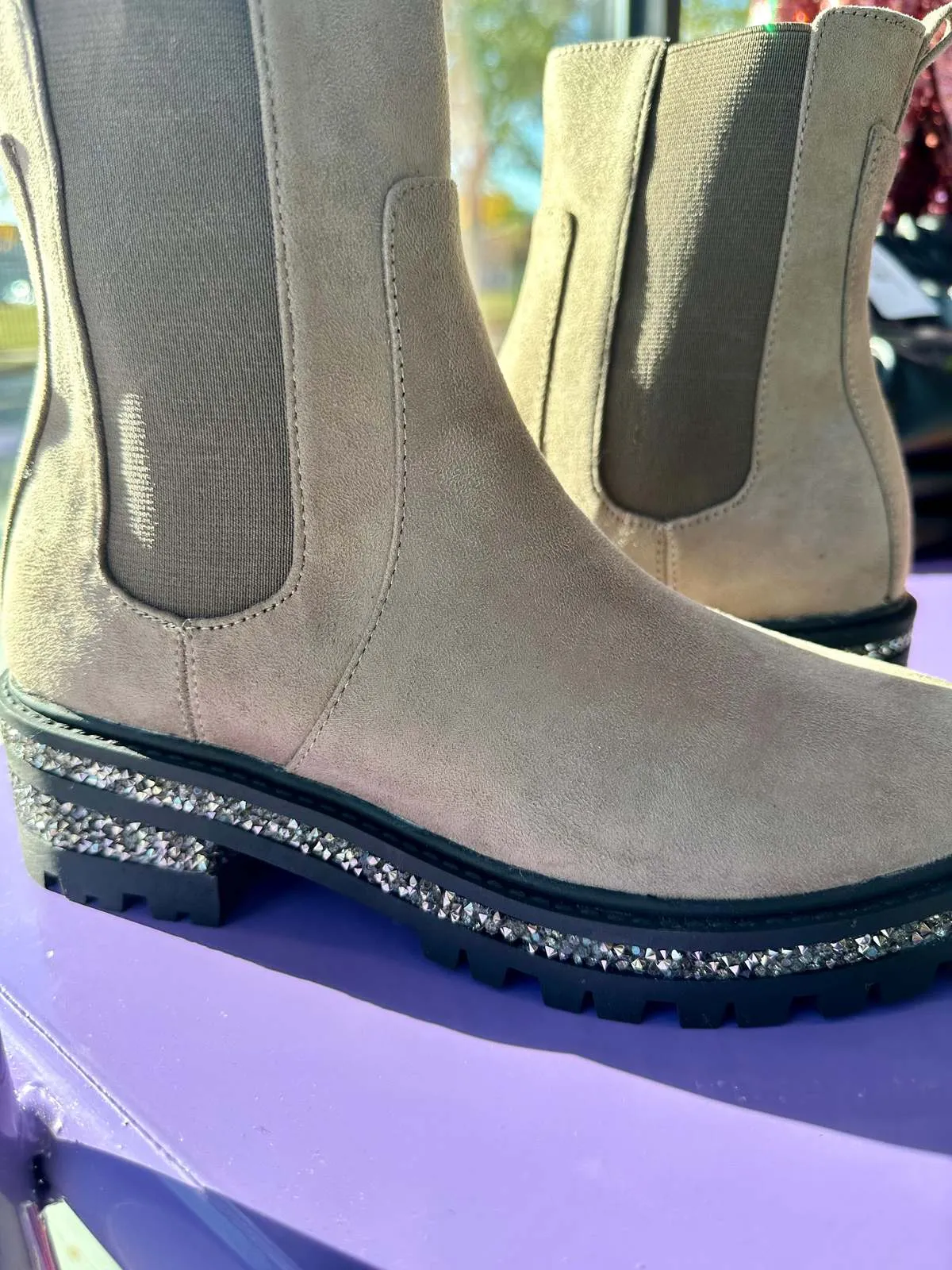 Yazlin Shimmer Boot