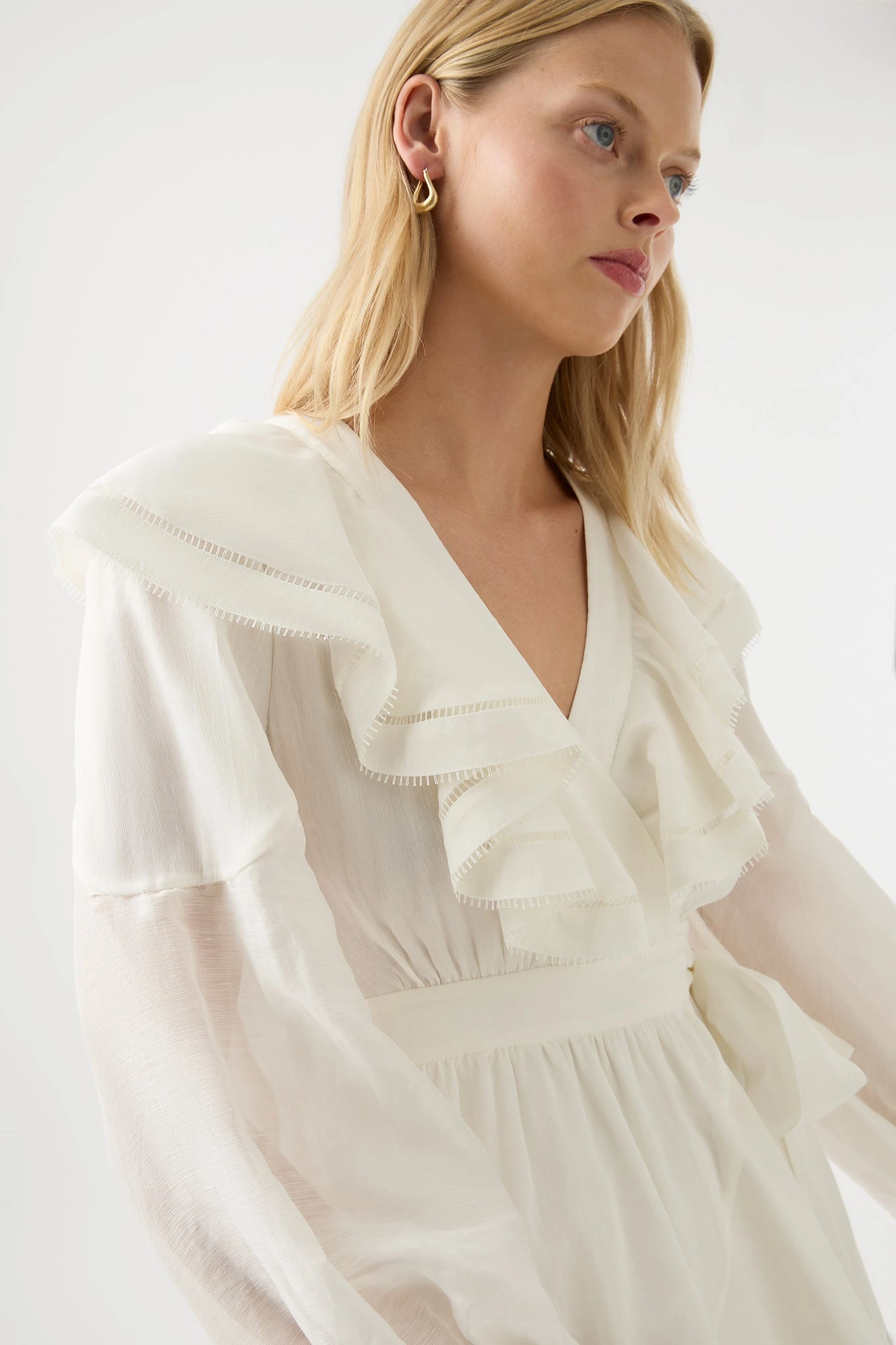 --Zoe Ruffle Wrap Midi Dress-